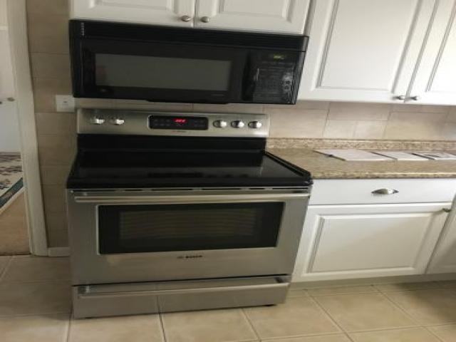 9044 Monmouth Dr - Photo 3 of 6