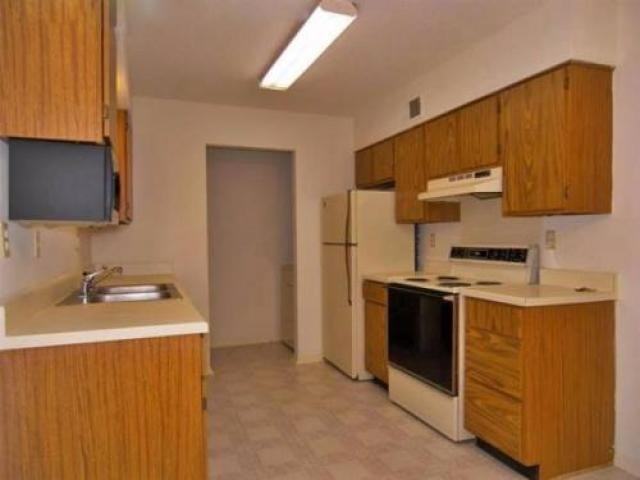 1801 Wood Oak Dr - Photo 3 of 6