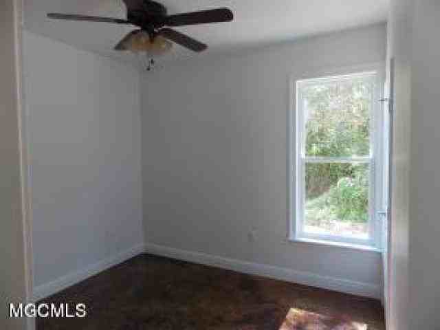 416 State St - Photo 3 of 6