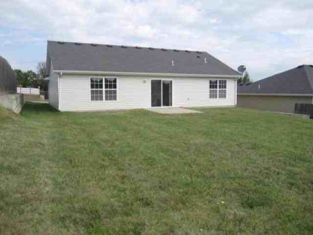 612 Bear Valley Ct - Photo 2 of 6