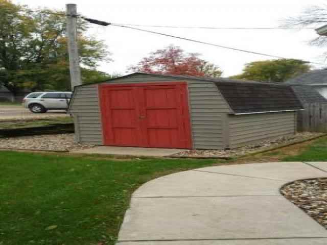 1002 Collins Ct - Photo 2 of 6