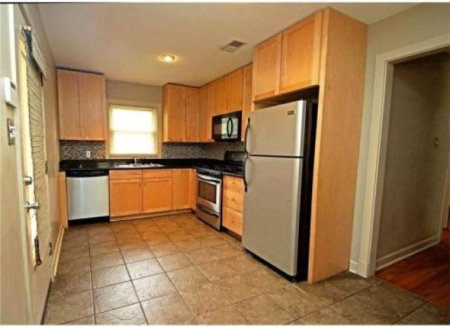 959 Adrian Ln - Photo 3 of 5