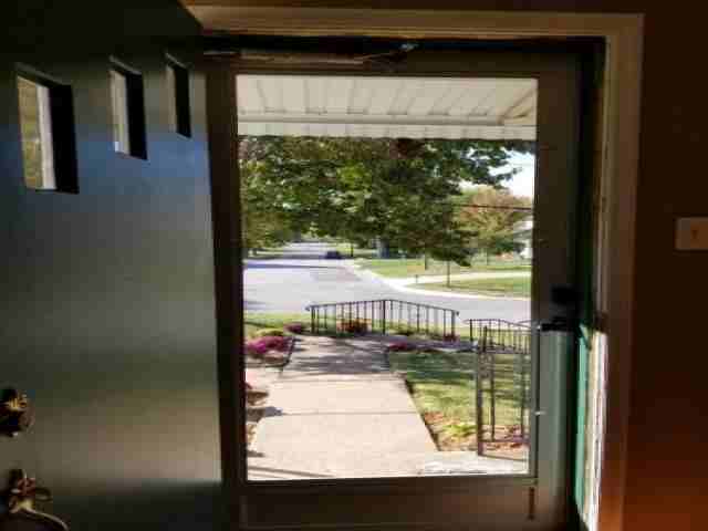 2436 Rockford Ave - Photo 2 of 6