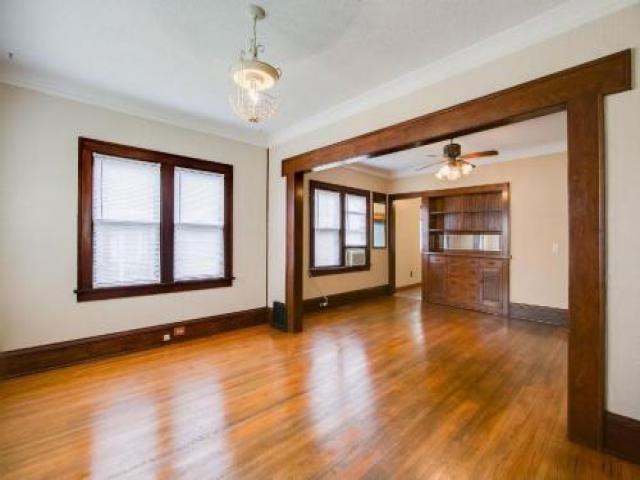 3906 Portland Ave - Photo 3 of 6