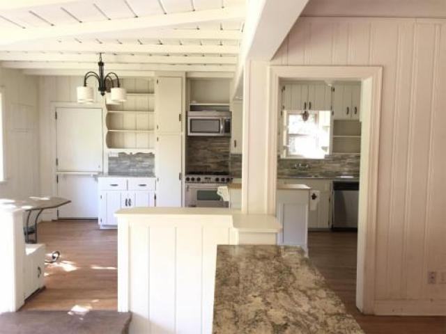 1110 NW 55th St - Photo 2 of 6