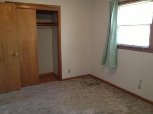 510 Albert St - Photo 3 of 5