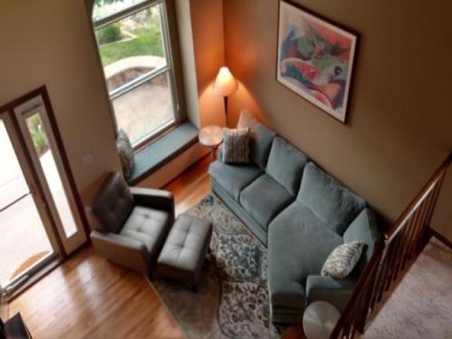 550 Somerset Dr - Photo 3 of 6