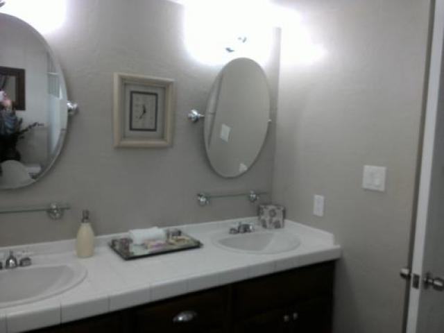 325 W Almeria Rd - Photo 2 of 10