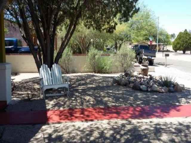 4310 E Whitman St - Photo 2 of 6