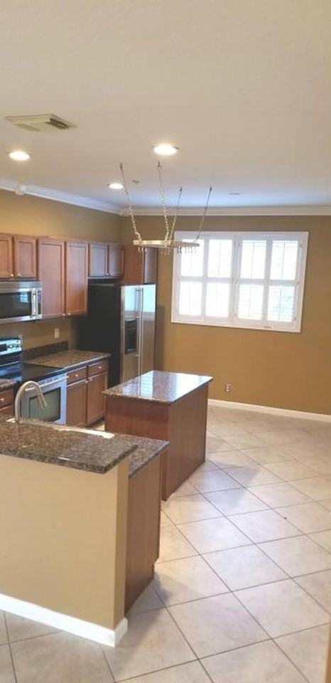 3158 N Greenleaf Cir - Photo 2 of 4