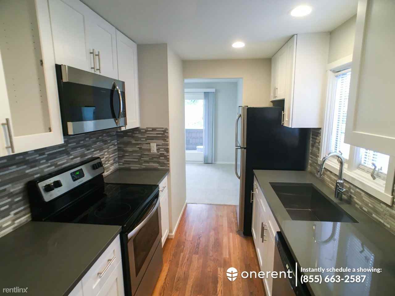 1615 43rd Ave E #202 - Photo 3 of 12