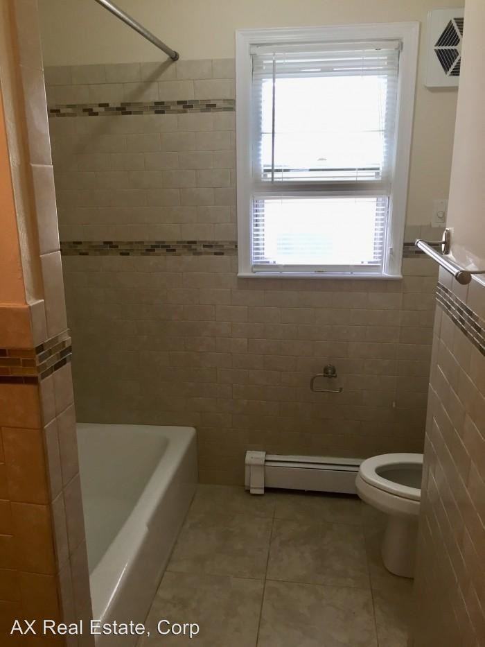 224 Midland Ave - Photo 3 of 10