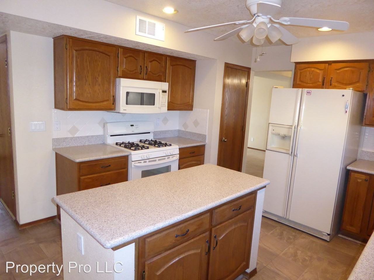 10520 Calle Sombra NW - Photo 3 of 25