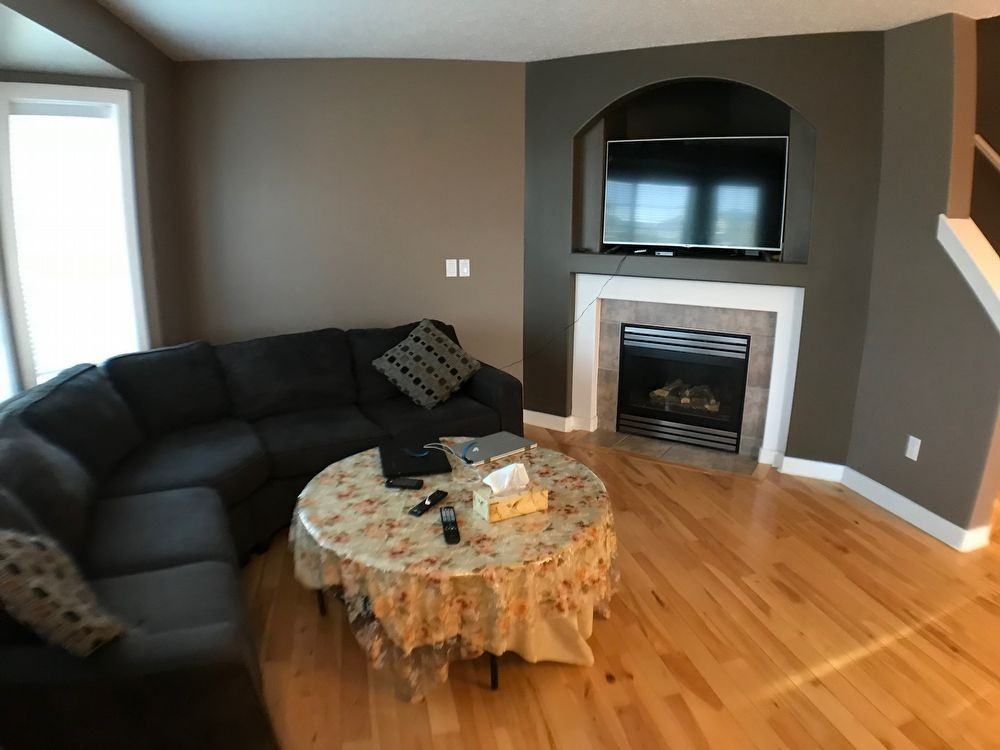 262 Fox Crescent - Photo 3 of 26