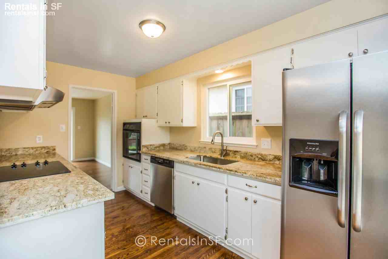 2781 Muirfield Cir - Photo 2 of 18