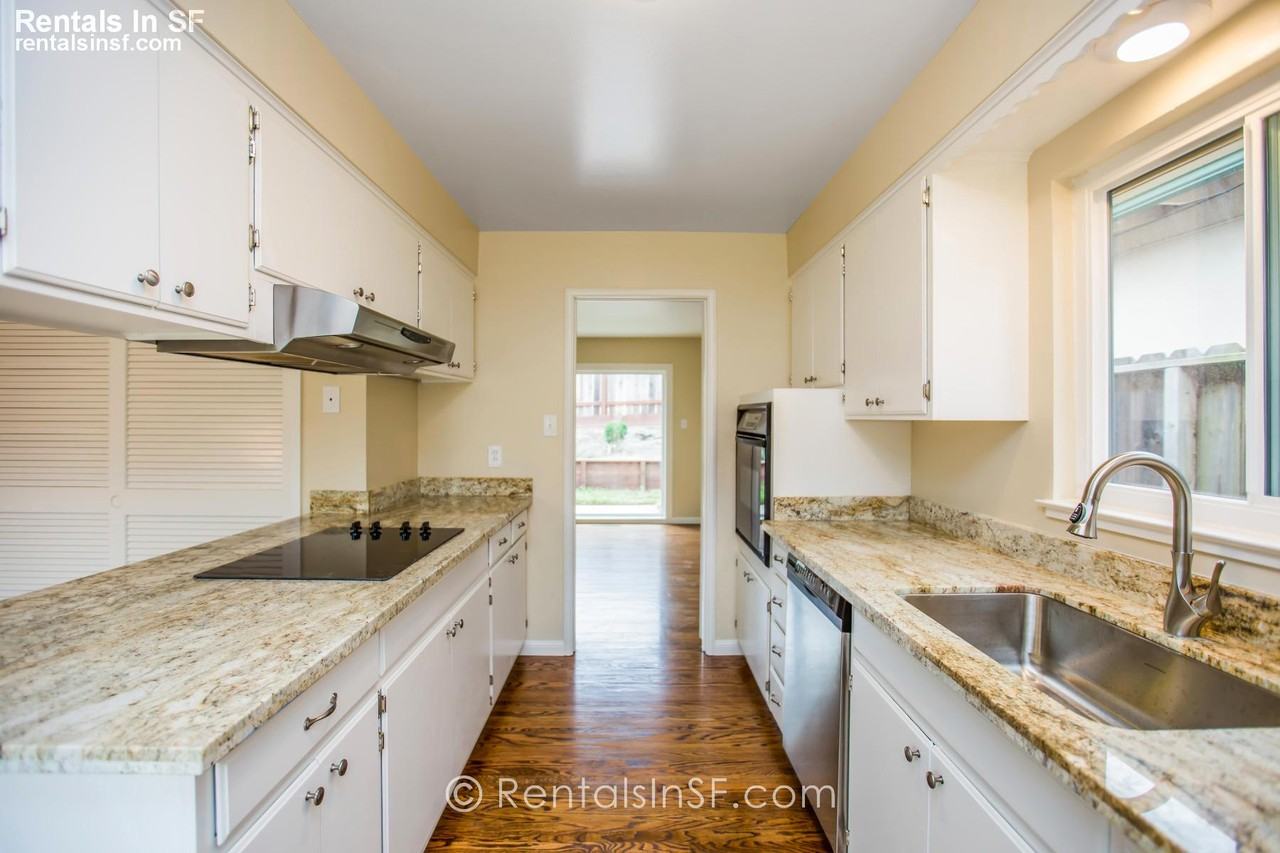 2781 Muirfield Cir - Photo 3 of 18