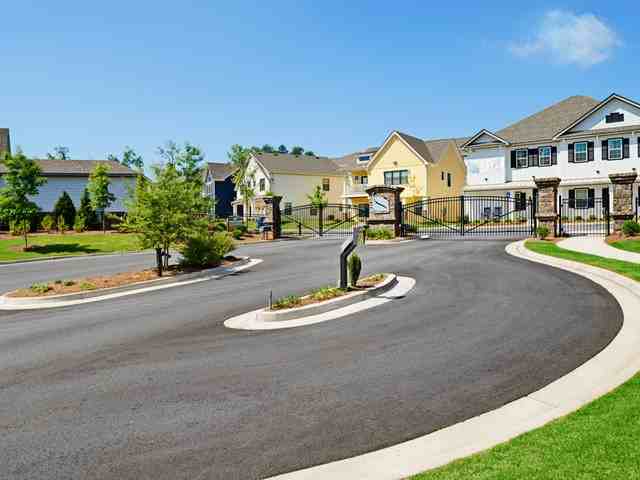 Aspen Heights - Murfreesboro- Student Living - Photo 2 of 6