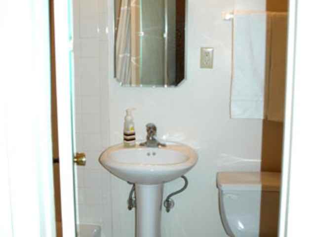 Hillcrest Apartments - Photo 2 of 4