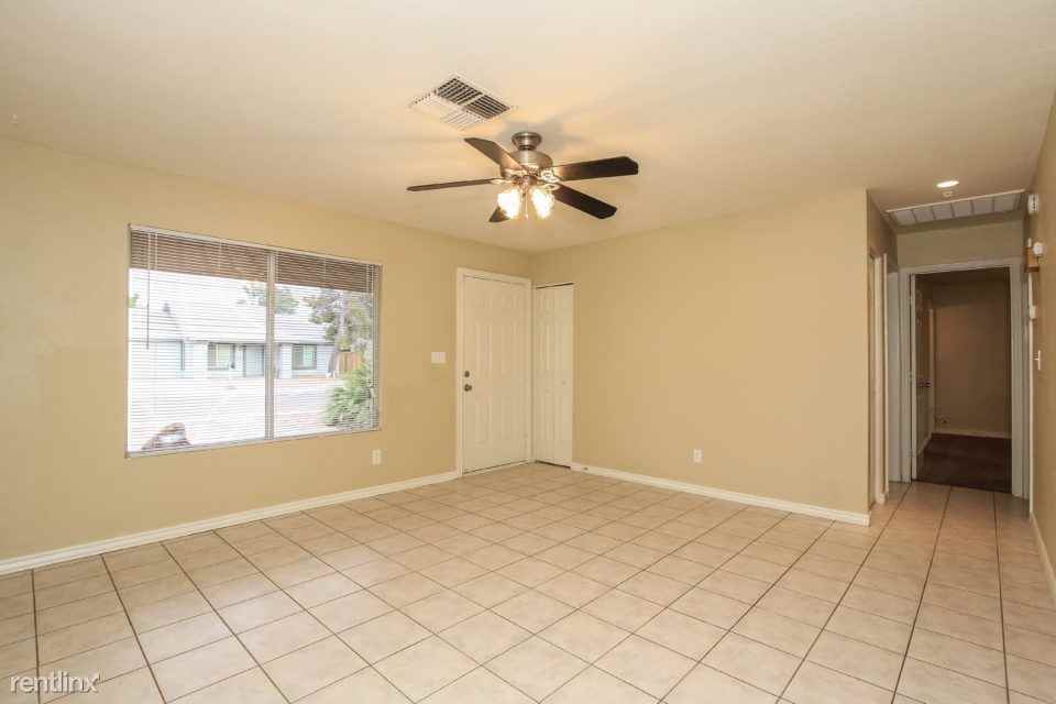 20426 N 14th Dr - Photo 3 of 19