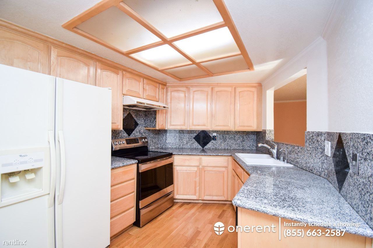 7250 Clarendon St - Photo 2 of 16