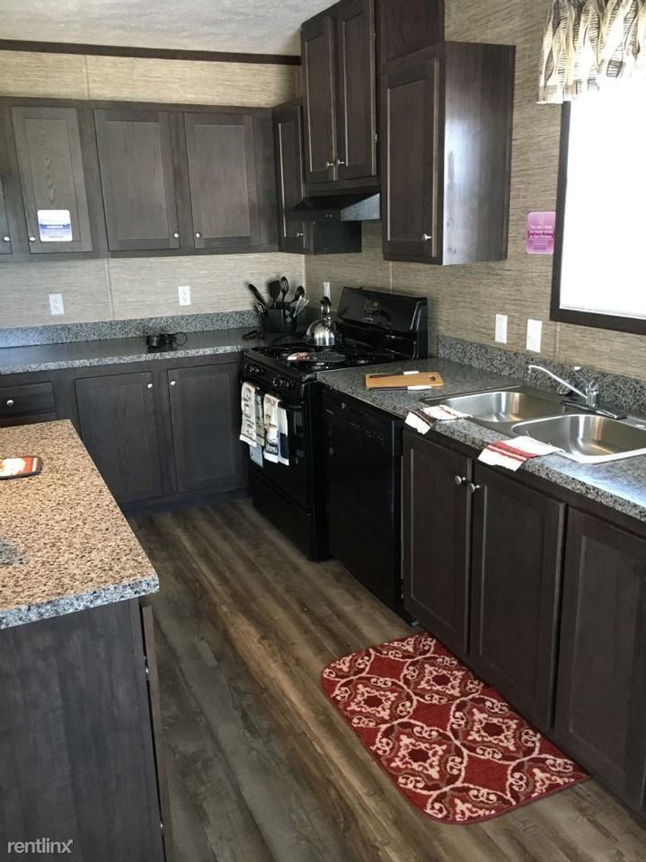 2070 Spruce Way - Photo 3 of 10