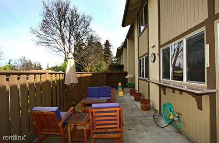 1630 Candelero Dr - Photo 2 of 11