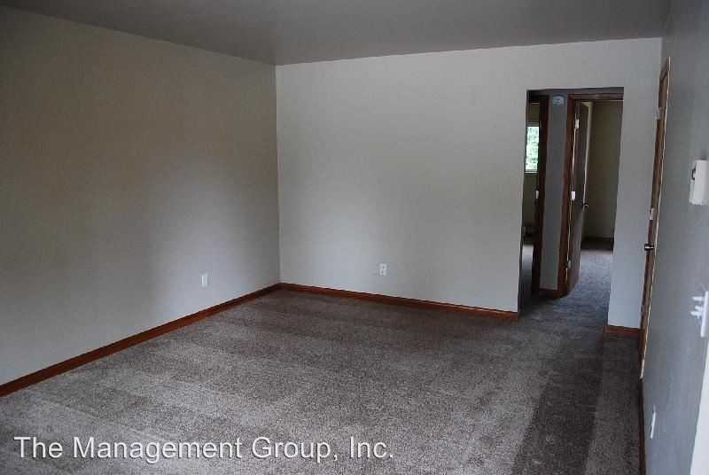 9621 E Mill Plain Blvd - Photo 2 of 10