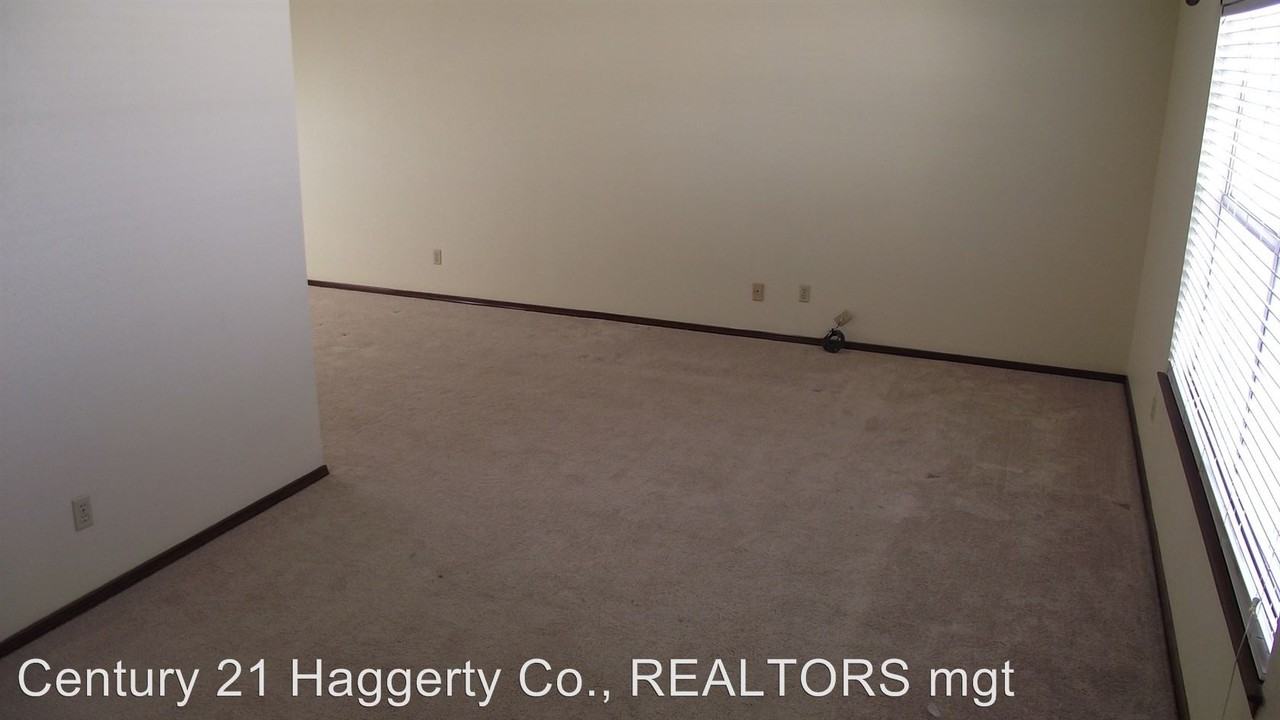 11306 Gene Sarazen Dr - Photo 3 of 16