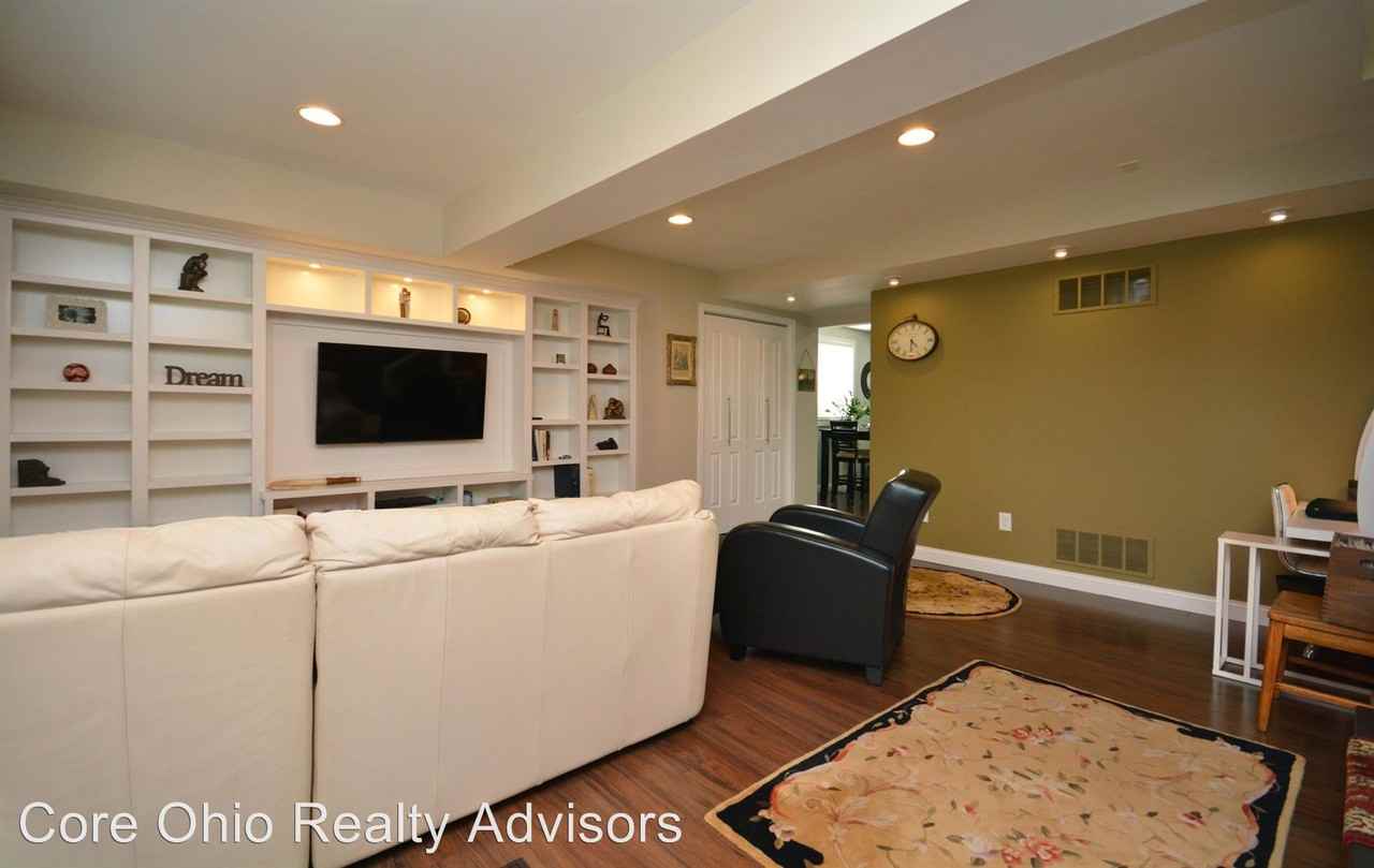 812 Renick St - Photo 3 of 29