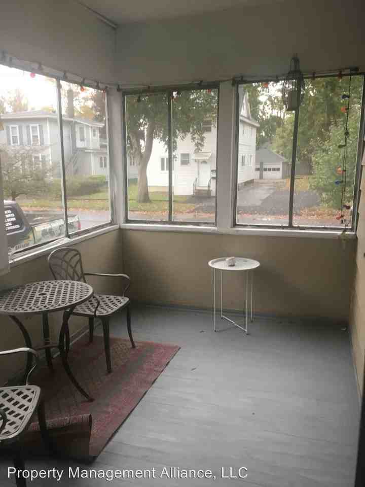 111 E Yates St - Photo 2 of 11