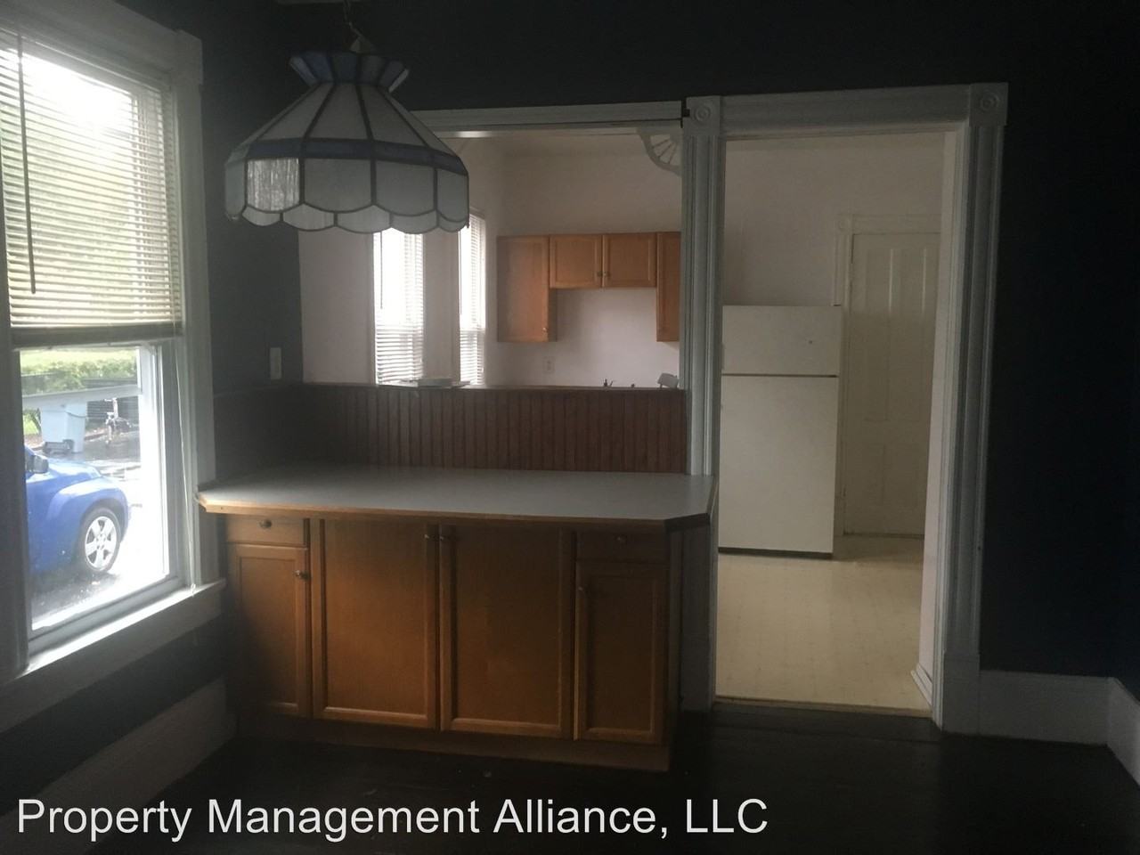 111 E Yates St - Photo 3 of 11