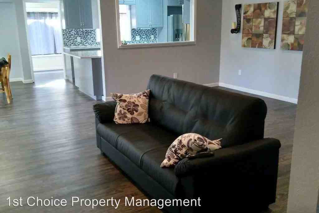 8912 Van Deman Dr - Photo 3 of 12