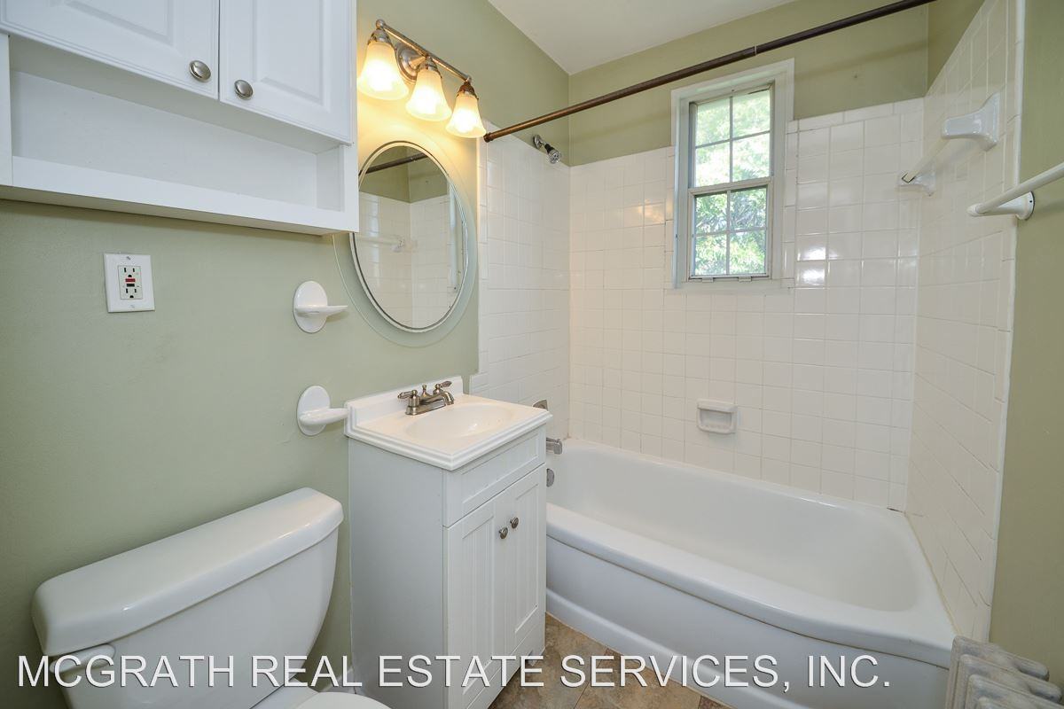 1302 N Meade St #18 - Photo 3 of 17