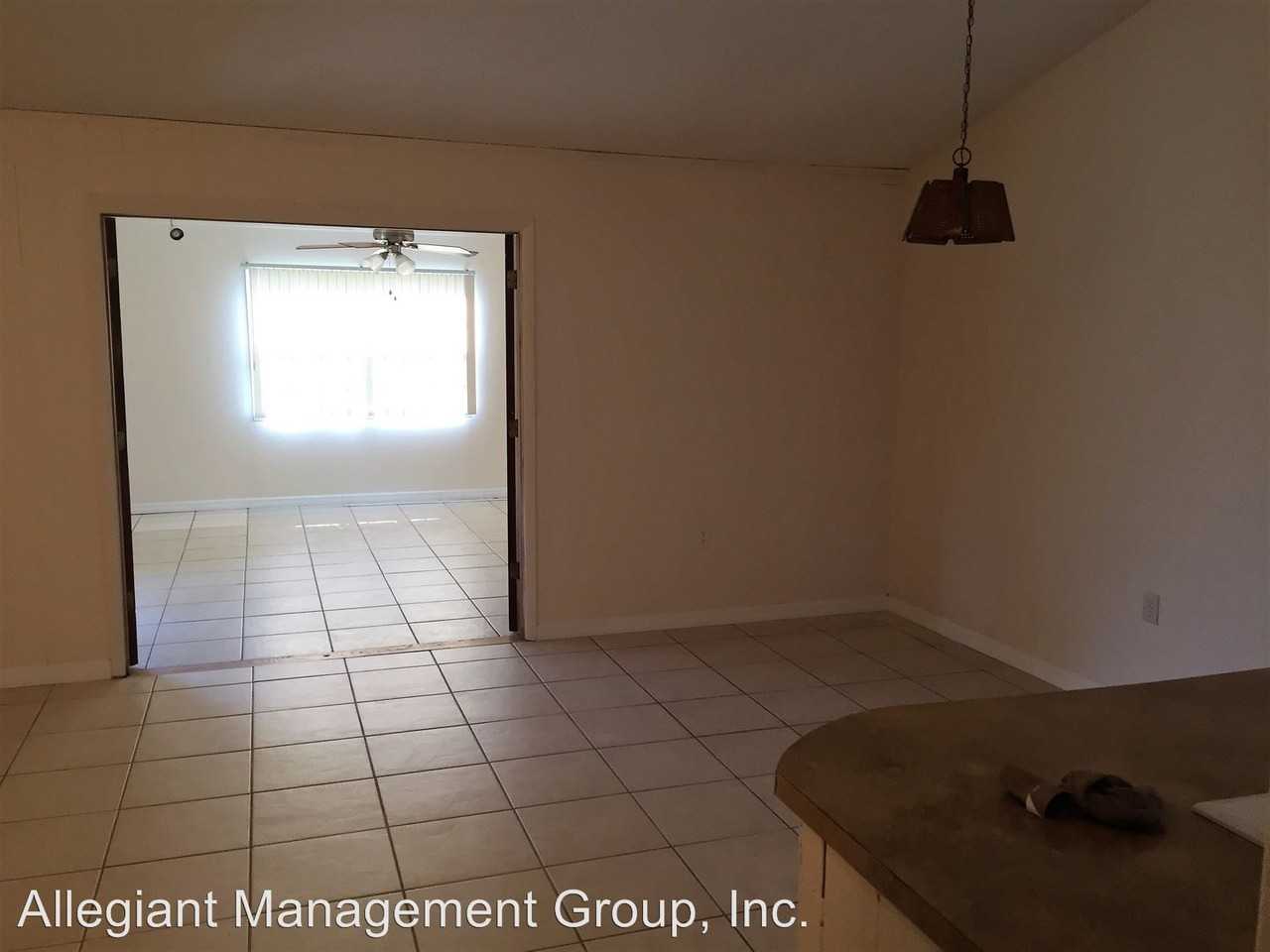 2756 Courtland Blvd - Photo 2 of 9