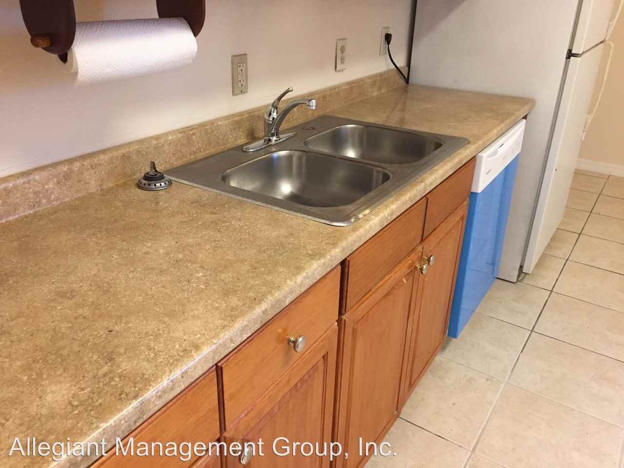 2756 Courtland Blvd - Photo 3 of 9