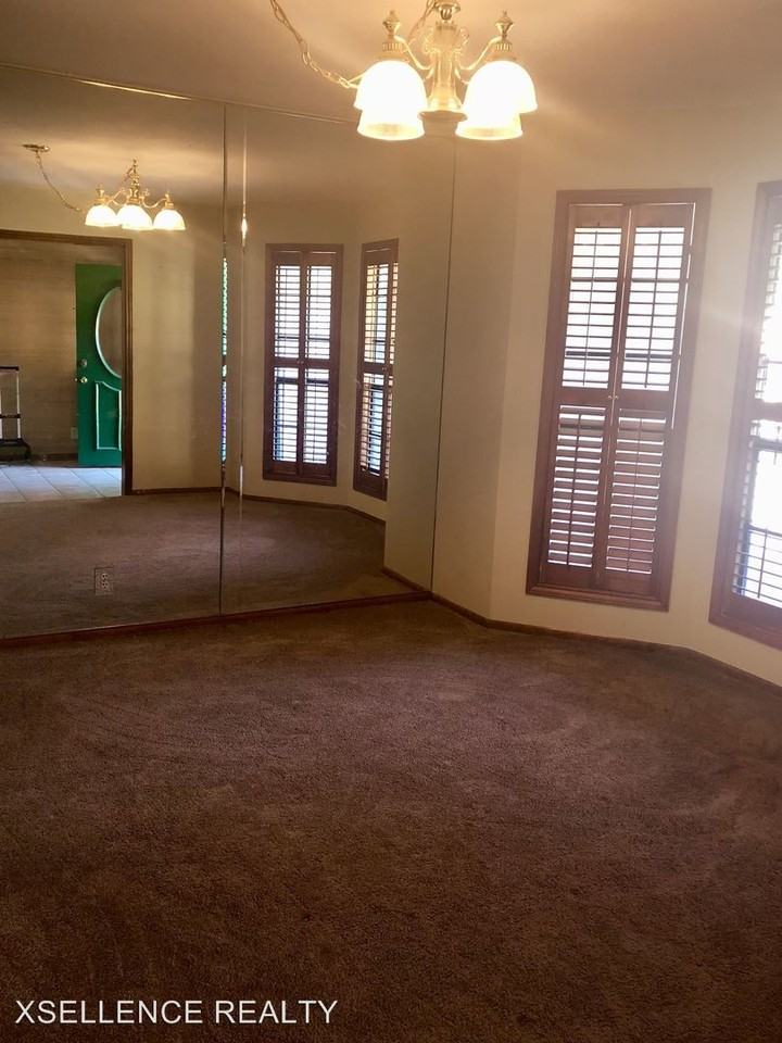 12202 Violet St - Photo 2 of 9