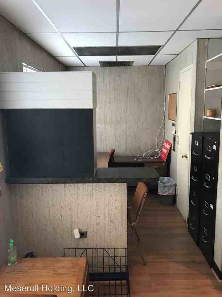 4419 Falls Rd - Photo 2 of 13