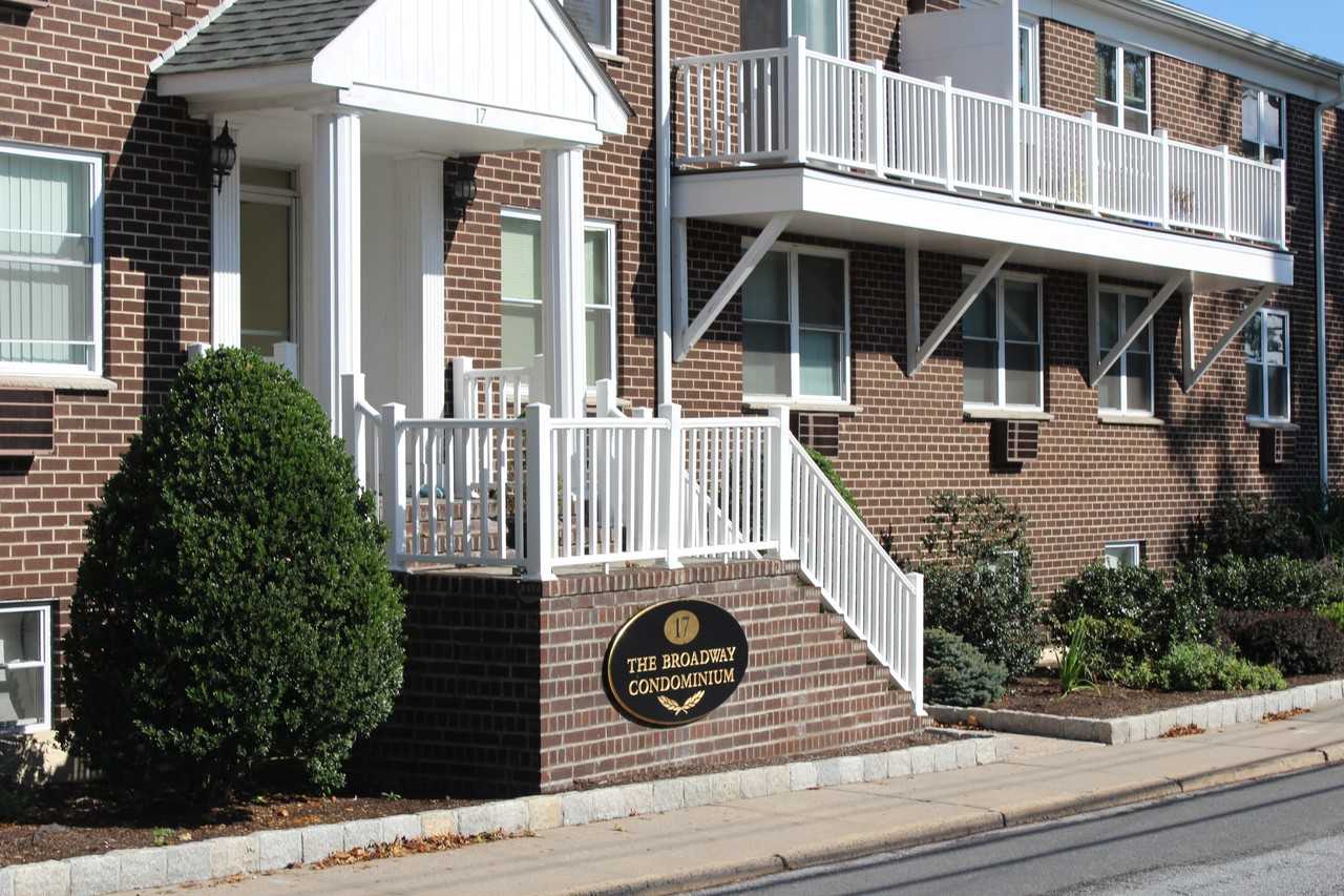 17 Broadway #2K - Photo 3 of 9