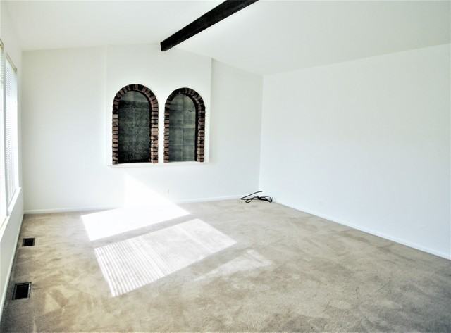 1514 Shepard Cir - Photo 3 of 18