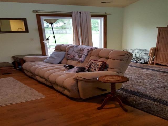 123 Richards Ave - Photo 3 of 7