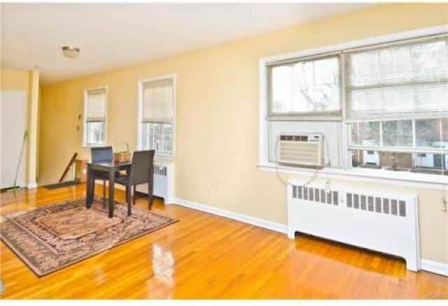 186 Pinewood Rd - Photo 2 of 6