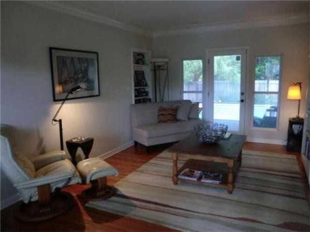 523 34th Ave NE - Photo 2 of 6