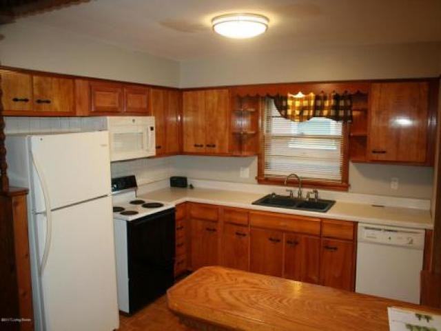 2543 Fureen Dr - Photo 3 of 6