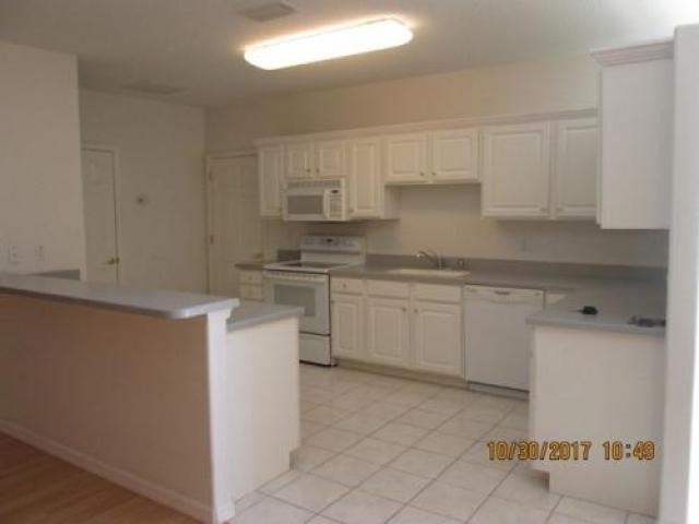 101 Victoria Ln - Photo 2 of 6