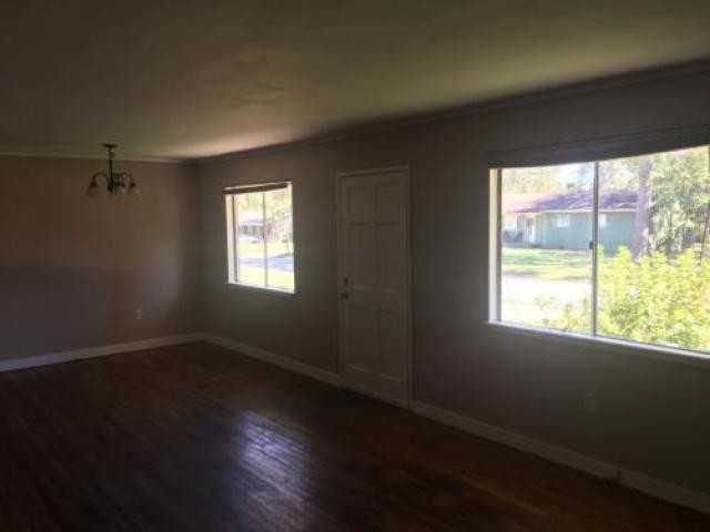 710 Montrose Ave - Photo 2 of 6