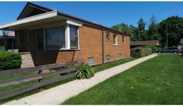 7300 W 61st St - Photo 2 of 5