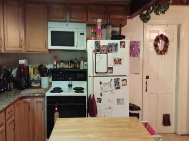 712 Coolidge Pl - Photo 3 of 6