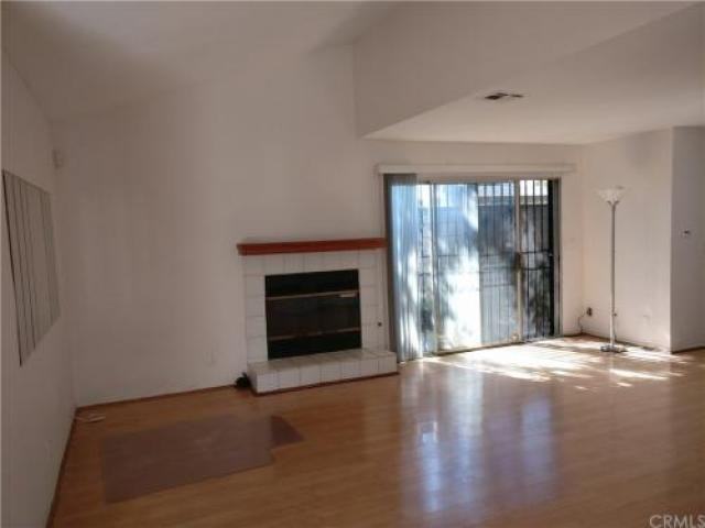 11823 Ramona Blvd - Photo 3 of 10