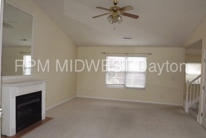 8761 Dayton Ct - Photo 2 of 10