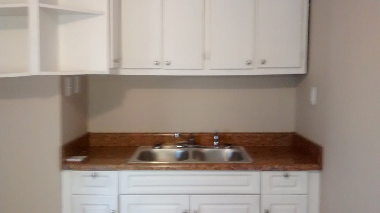 1004 17th Pl SW - Photo 2 of 5